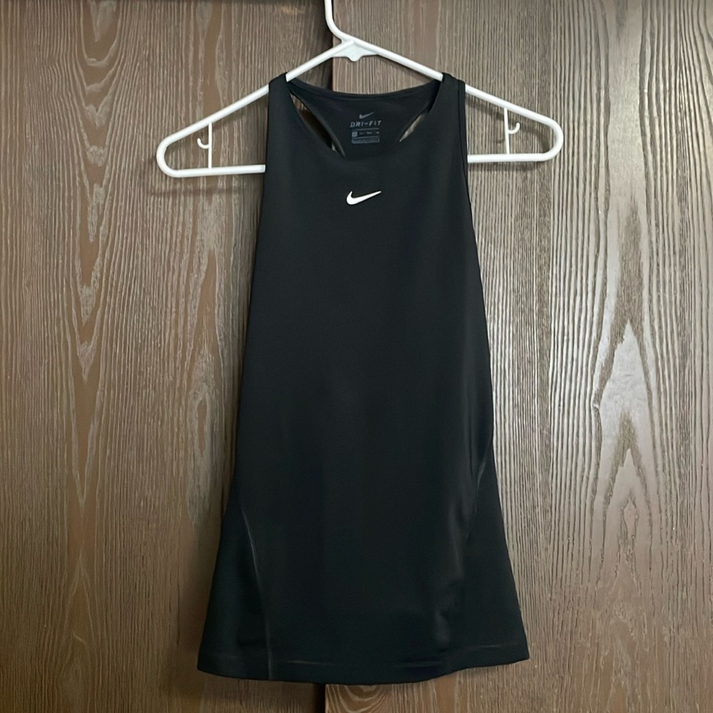 Nike black workout tank